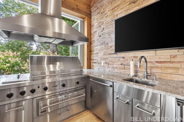 3293 Timberidge Trail, Saugatuck, MI 49453