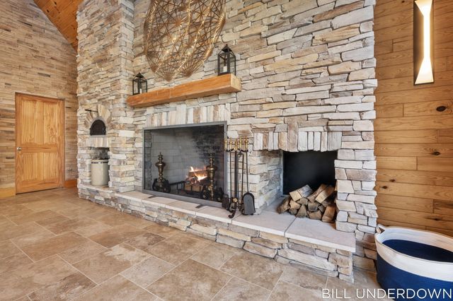 3293 Timberidge Trail, Saugatuck, MI 49453