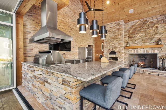 3293 Timberidge Trail, Saugatuck, MI 49453