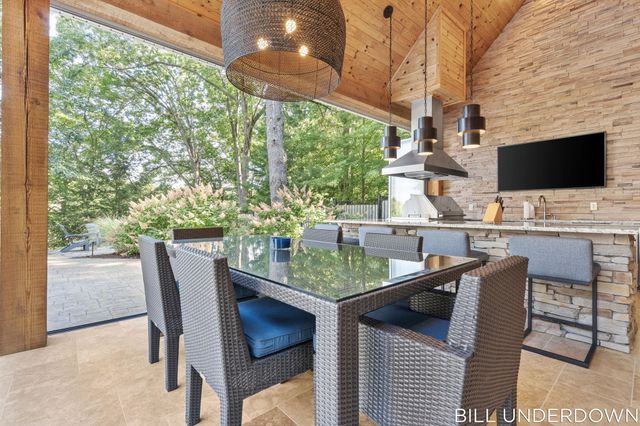 3293 Timberidge Trail, Saugatuck, MI 49453