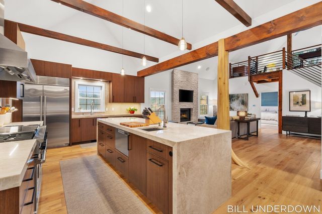 3293 Timberidge Trail, Saugatuck, MI 49453