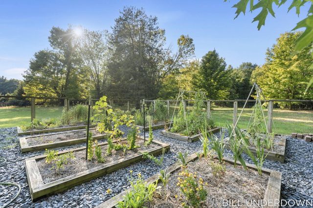 3293 Timberidge Trail, Saugatuck, MI 49453