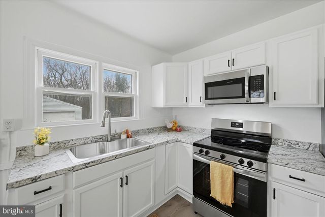 719 SMITHFIELD AVE, Winchester, VA 22601