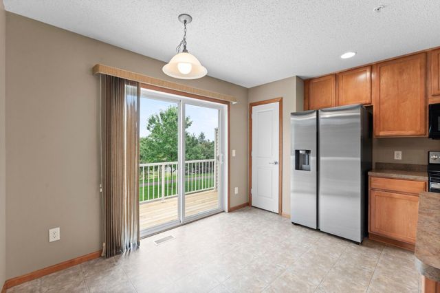 868 Ledgestone Drive, Mahtomedi, MN 55115