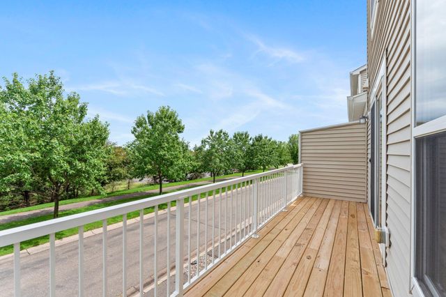 868 Ledgestone Drive, Mahtomedi, MN 55115