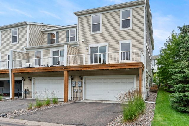 868 Ledgestone Drive, Mahtomedi, MN 55115
