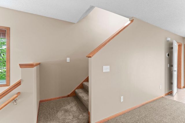 868 Ledgestone Drive, Mahtomedi, MN 55115