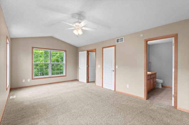868 Ledgestone Drive, Mahtomedi, MN 55115