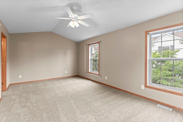 868 Ledgestone Drive, Mahtomedi, MN 55115