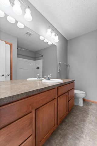868 Ledgestone Drive, Mahtomedi, MN 55115