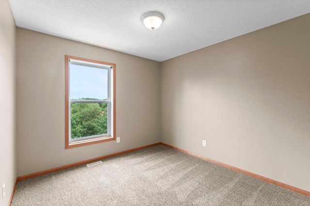 868 Ledgestone Drive, Mahtomedi, MN 55115