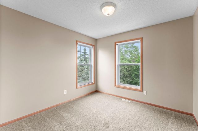 868 Ledgestone Drive, Mahtomedi, MN 55115