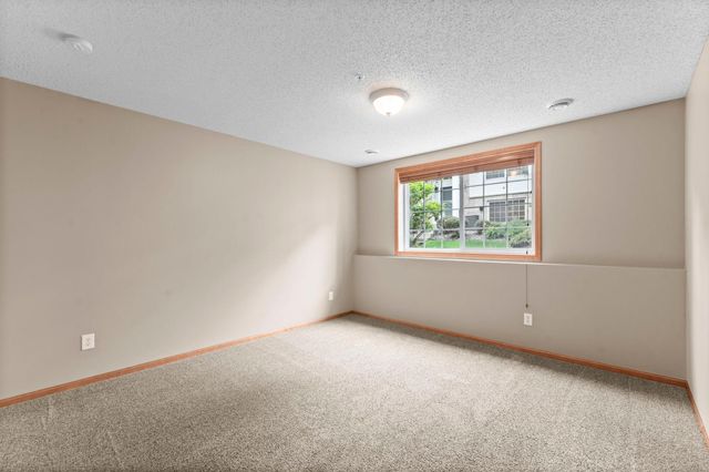 868 Ledgestone Drive, Mahtomedi, MN 55115