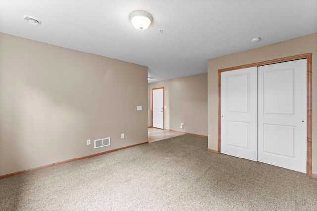 868 Ledgestone Drive, Mahtomedi, MN 55115