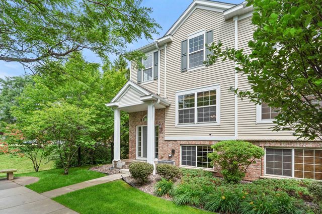 868 Ledgestone Drive, Mahtomedi, MN 55115