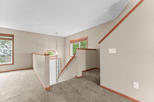 868 Ledgestone Drive, Mahtomedi, MN 55115