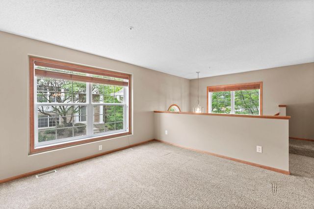 868 Ledgestone Drive, Mahtomedi, MN 55115