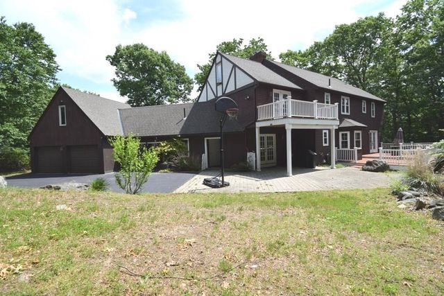 14 Colonial Drive, Shrewsbury, MA 01545