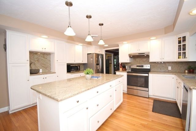 14 Colonial Drive, Shrewsbury, MA 01545