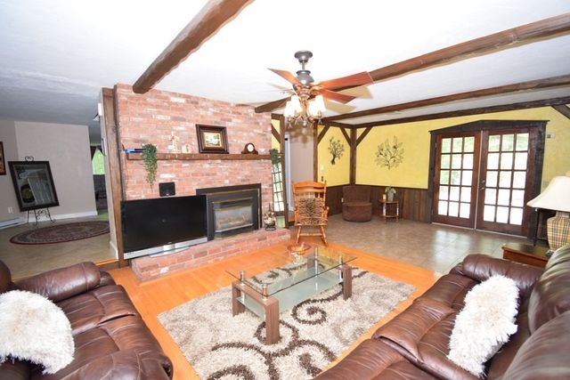 14 Colonial Drive, Shrewsbury, MA 01545