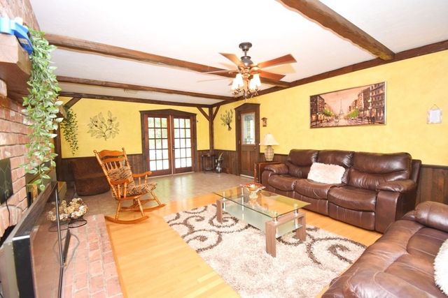 14 Colonial Drive, Shrewsbury, MA 01545
