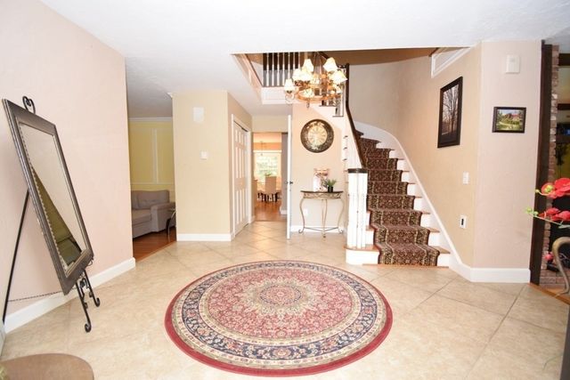 14 Colonial Drive, Shrewsbury, MA 01545