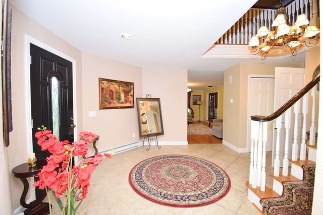 14 Colonial Drive, Shrewsbury, MA 01545