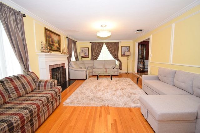 14 Colonial Drive, Shrewsbury, MA 01545