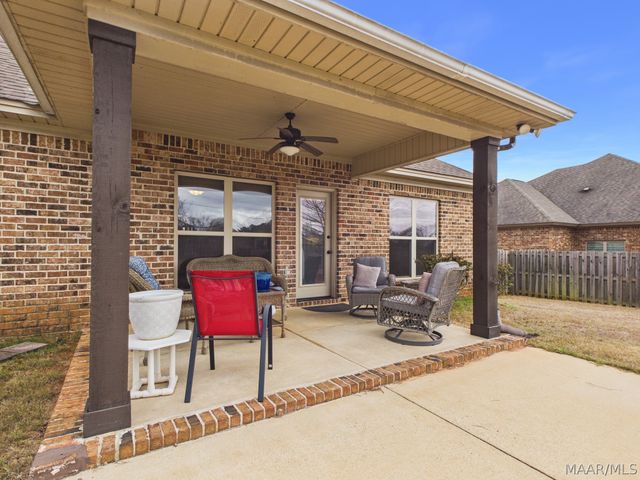 37 Tallahatchie Drive, Wetumpka, AL 36093