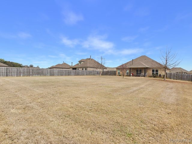 37 Tallahatchie Drive, Wetumpka, AL 36093