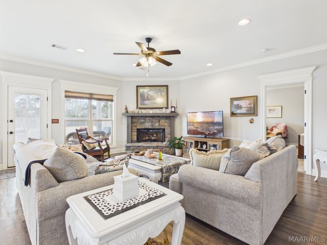 37 Tallahatchie Drive, Wetumpka, AL 36093