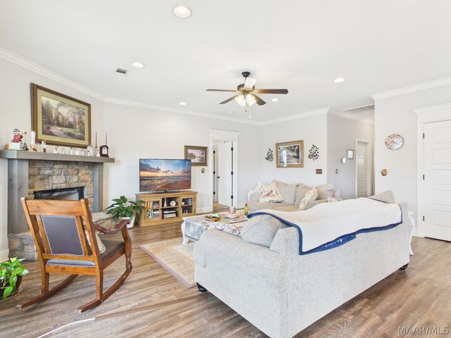 37 Tallahatchie Drive, Wetumpka, AL 36093