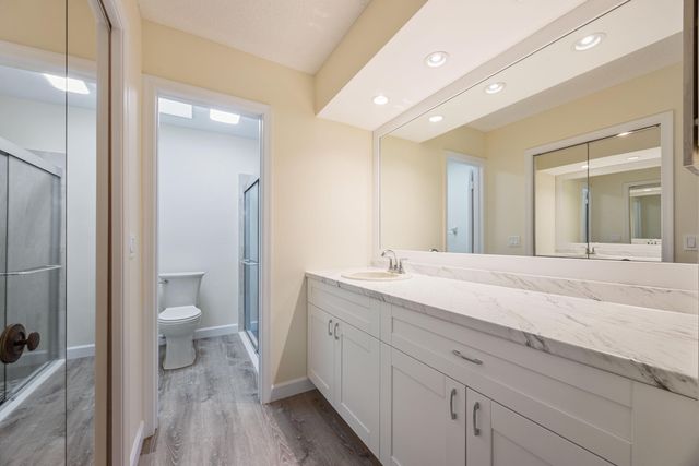 9 Ridge Pointe Drive D, Boynton Beach, FL 33435