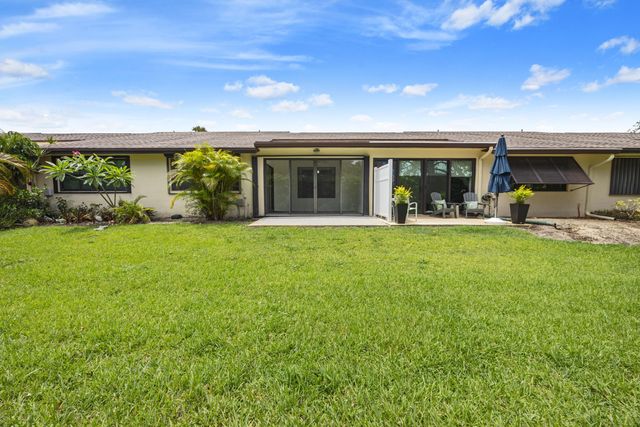 9 Ridge Pointe Drive D, Boynton Beach, FL 33435