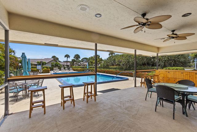 9 Ridge Pointe Drive D, Boynton Beach, FL 33435