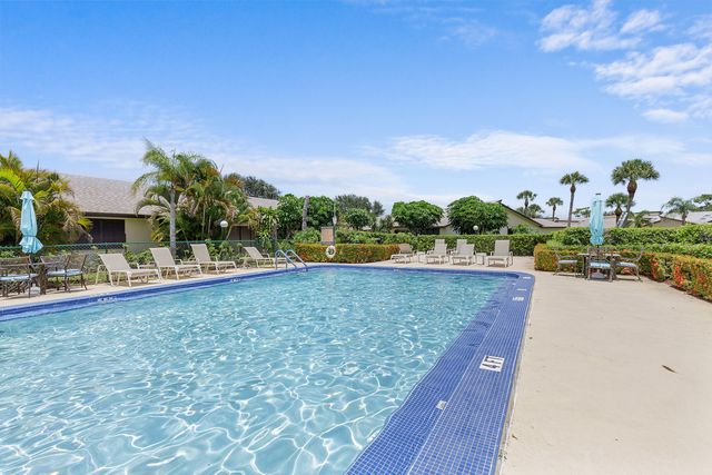 9 Ridge Pointe Drive D, Boynton Beach, FL 33435