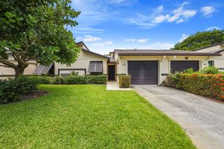 9 Ridge Pointe Drive D, Boynton Beach, FL 33435