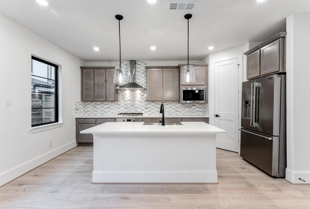 12018 Royal Oaks Banner Way, Houston, TX 77082