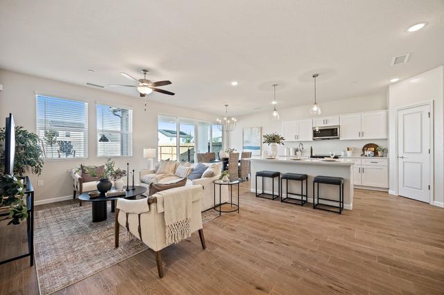 7138 W Ashcroft Avenue, Fresno, CA 93723