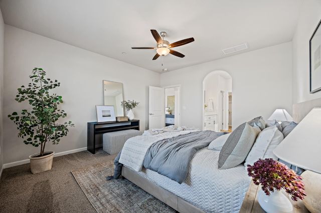 7138 W Ashcroft Avenue, Fresno, CA 93723