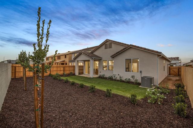 7138 W Ashcroft Avenue, Fresno, CA 93723