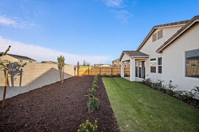 7138 W Ashcroft Avenue, Fresno, CA 93723