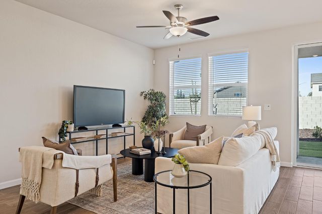 7138 W Ashcroft Avenue, Fresno, CA 93723