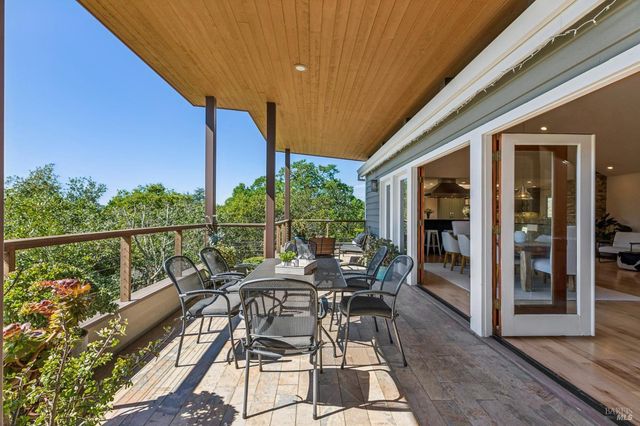 1884 Silverado Trl, Napa, CA 94558