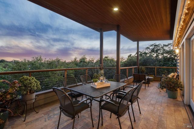 1884 Silverado Trl, Napa, CA 94558