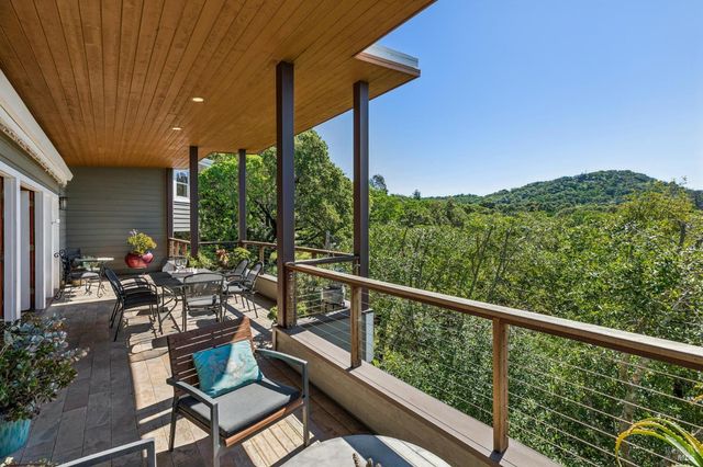 1884 Silverado Trl, Napa, CA 94558