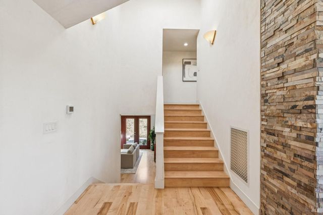 1884 Silverado Trl, Napa, CA 94558