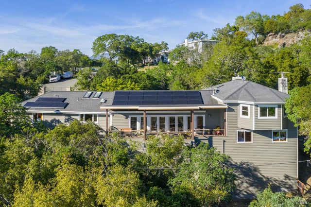 1884 Silverado Trl, Napa, CA 94558