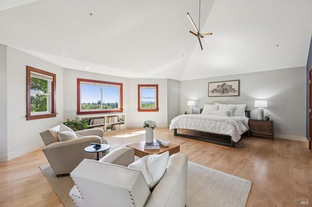 1884 Silverado Trl, Napa, CA 94558