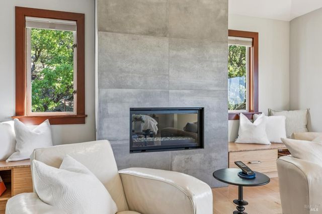 1884 Silverado Trl, Napa, CA 94558